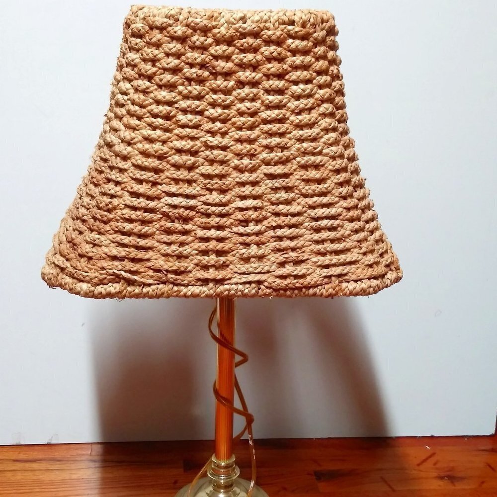 Wicker Seagrass Lamp Shade woven Table Lamp RARE Braided Anthropologie style EUC